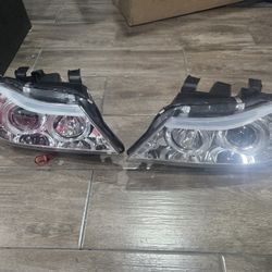 Spyder  BMW E90 3-Series 06-08 4DR Projector Headlights - LED Halo - Amber Reflector - Replaceable Eyebrow Bulb - Chrome - High H1 (Included) -