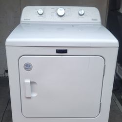 DRYER 110 V GAS NEAR NEW CONDITION 