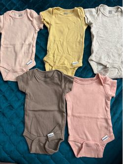 GERBER • ONESIES AND SLEEPERS