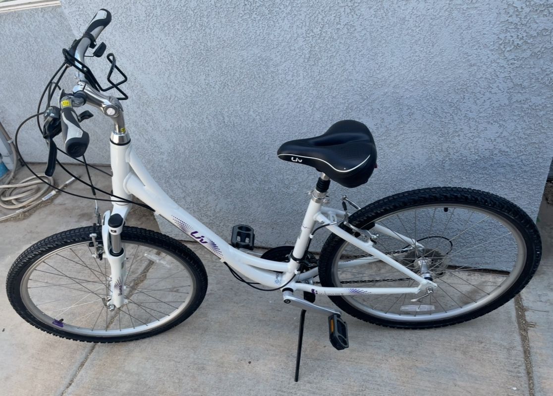 🚲 LIV Sedona DX W by Giant – Comfort Cruiser Hybrid Bike – Excellent Condition!