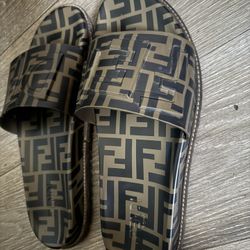 Fendi Slides Size 12
