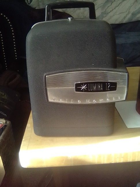 Bell And Howell Lumina 1.2 Travel Projector