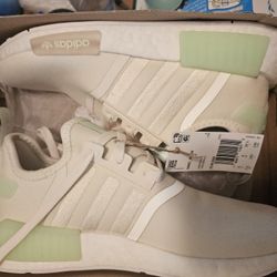 New Adidas NMD R1 W Sneaker Womens Size 7.5
