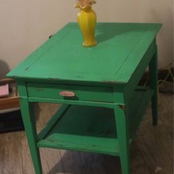 Accent table
