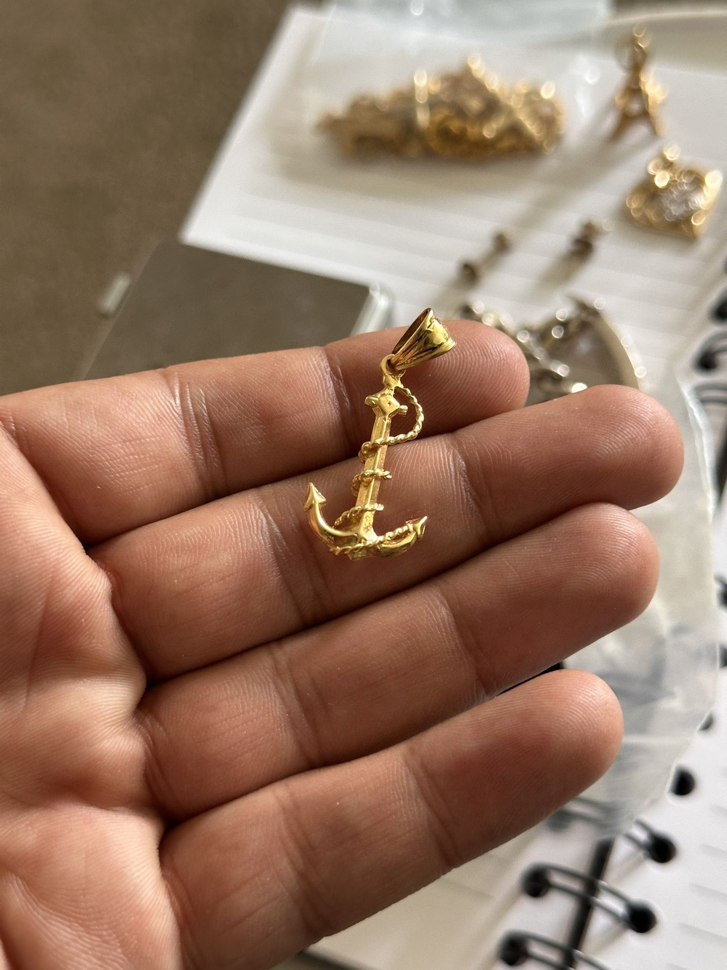 18k Gold Anchor Pendant 