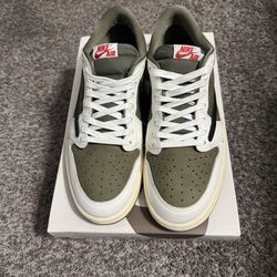 Jordan 1 Low Travis Scott