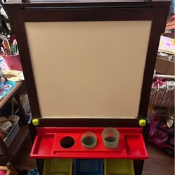 KIDKRAFT EASEL WITH DRY ERASE /CHALK BOARDS