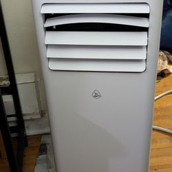 Portable AC unit, like new! buy now dont wait till summer $