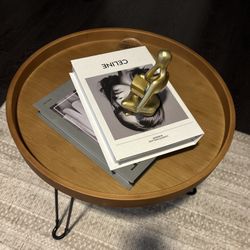Modern Round Coffee Table – Like New 