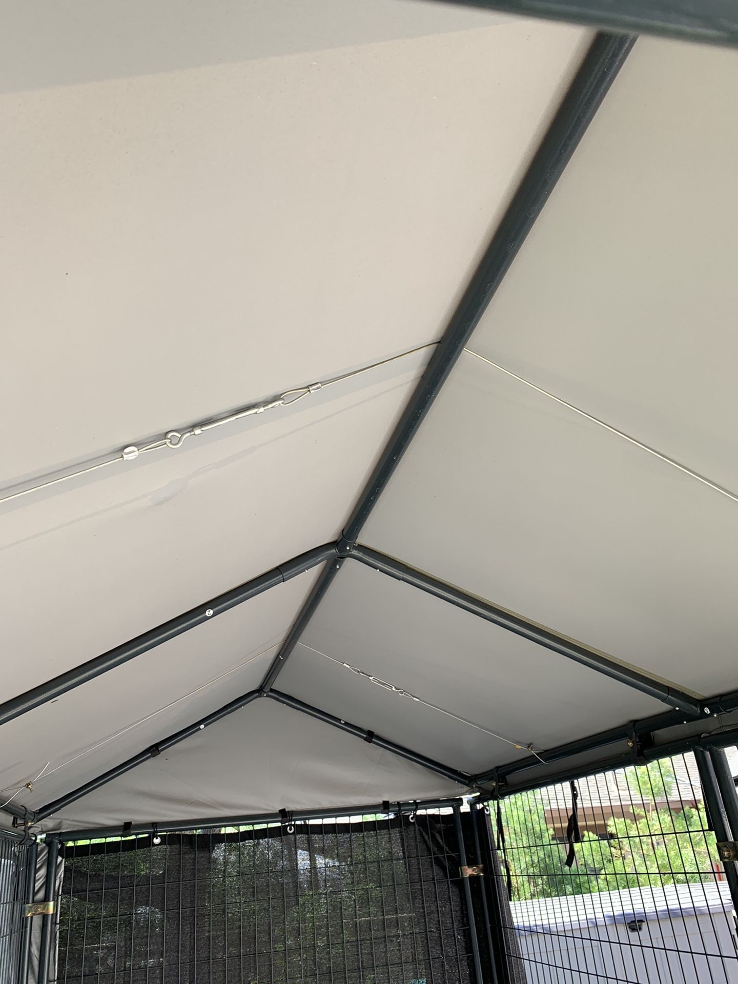 Retriever Lodge Expandable Dog Kennel Crate With Roof for Sale in Pomona, CA OfferUp