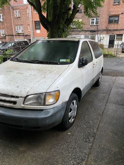 2000 Toyota Sienna