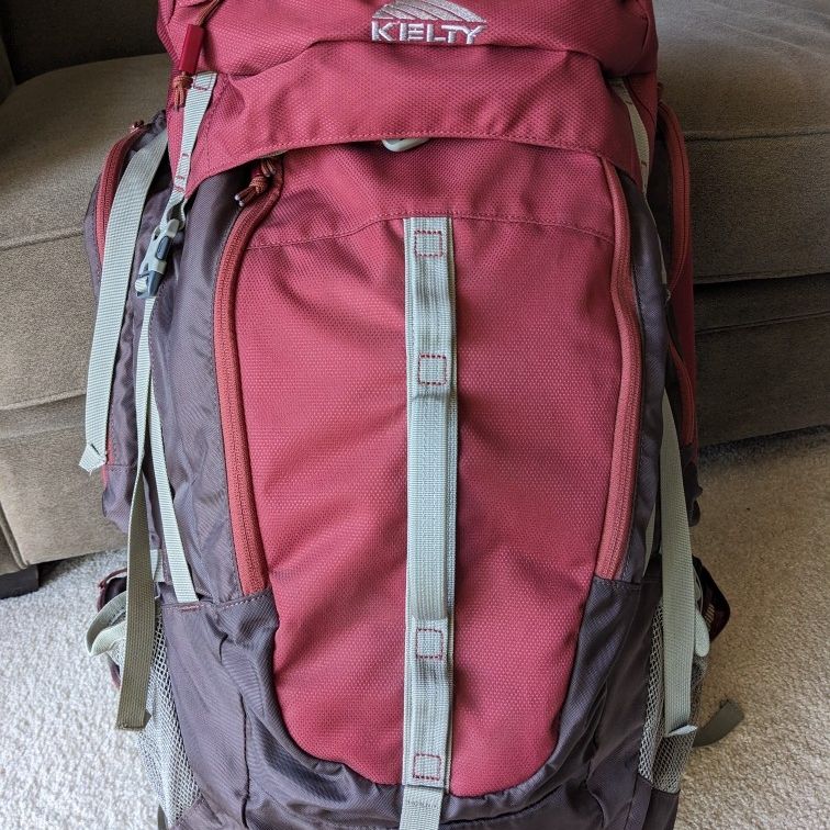 kelty coyote 80 internal frame pack 80L Backpack Black 22611617BK Sportique for a stable and comfortable hike. Kelty Coyote 65L Backpack Blue