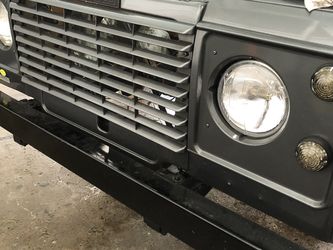 Land rover defender grill with headlights