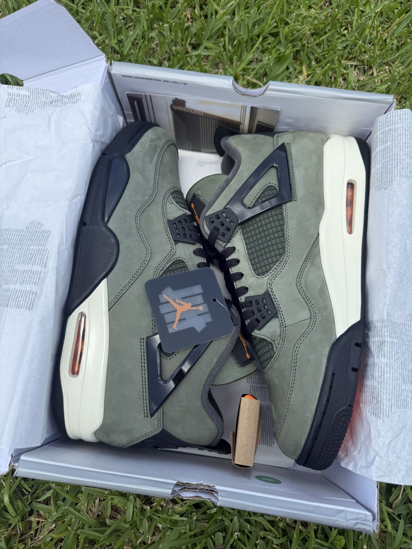 Air Jordan Retro 4 "Undefeated" Size 14