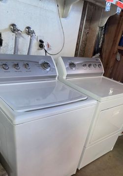 Kenmore 800 washer and gas dryer