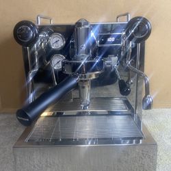 Izzo Alex Duetto, a commercial-grade dual boiler E61 espresso machine.
