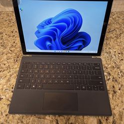 Microsoft Surface Pro 4 (2 in 1) with keyboard
