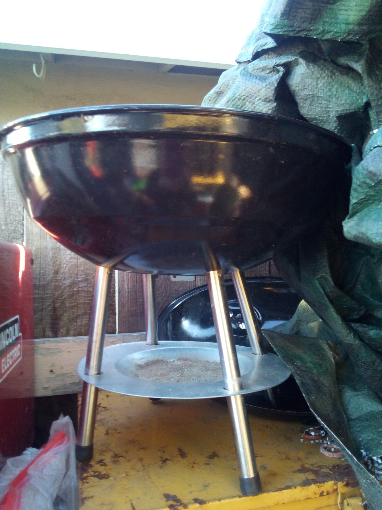 Small WEBER BBQ GRILL