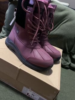 Ugg Adirondack Pink Boots 5.5