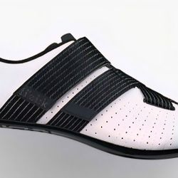 Fizik Tempo Powerstrap 42.5
versatile cycling shoe