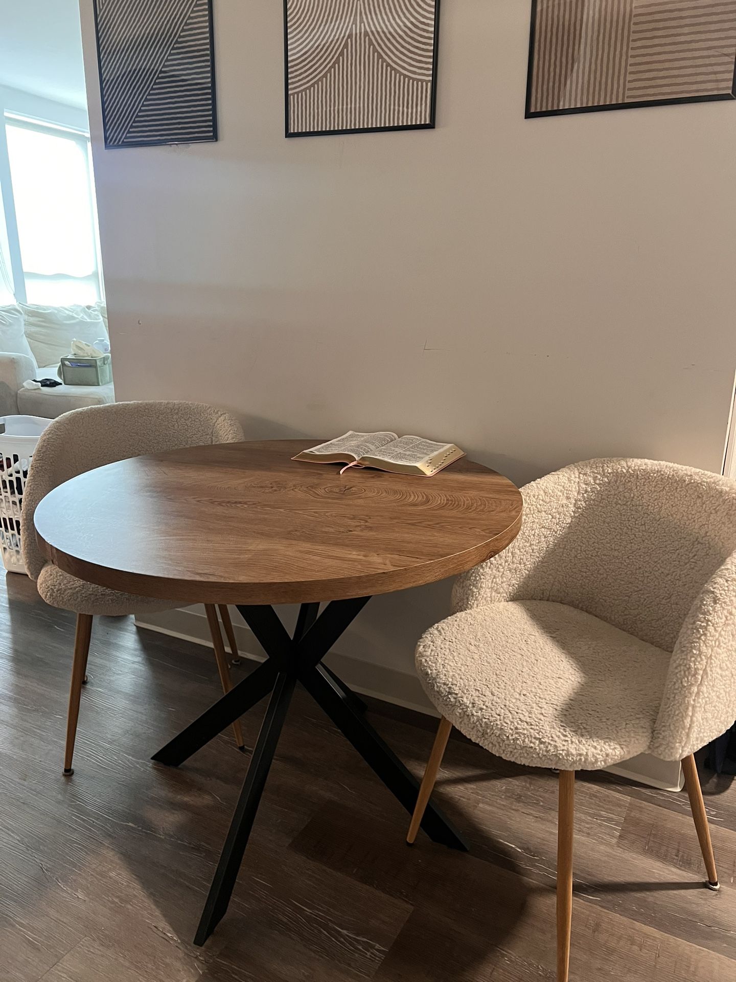 Dining Table & Chairs