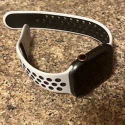 Apple Watch Excellent Condition 