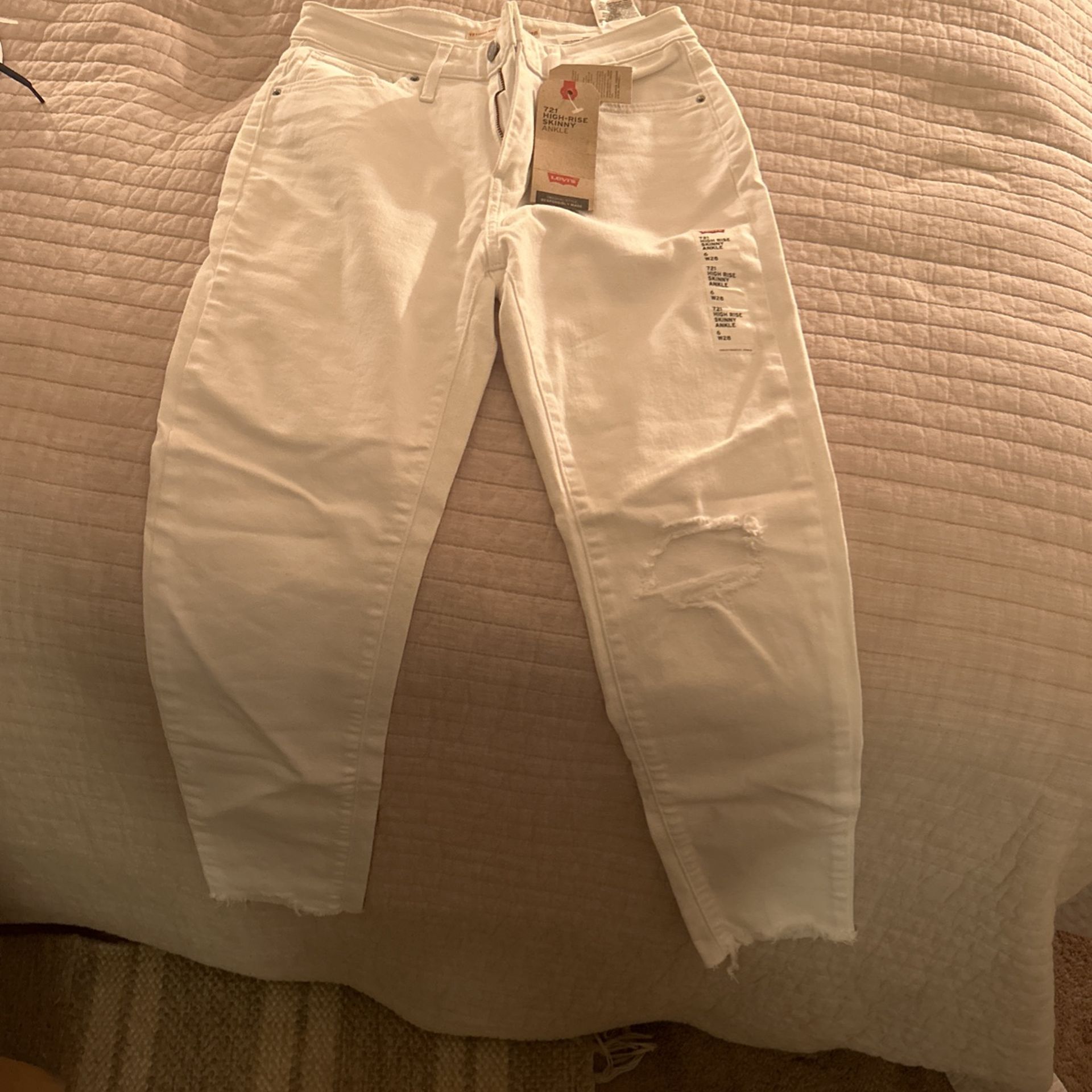 Levi’s White Skinny Jeans