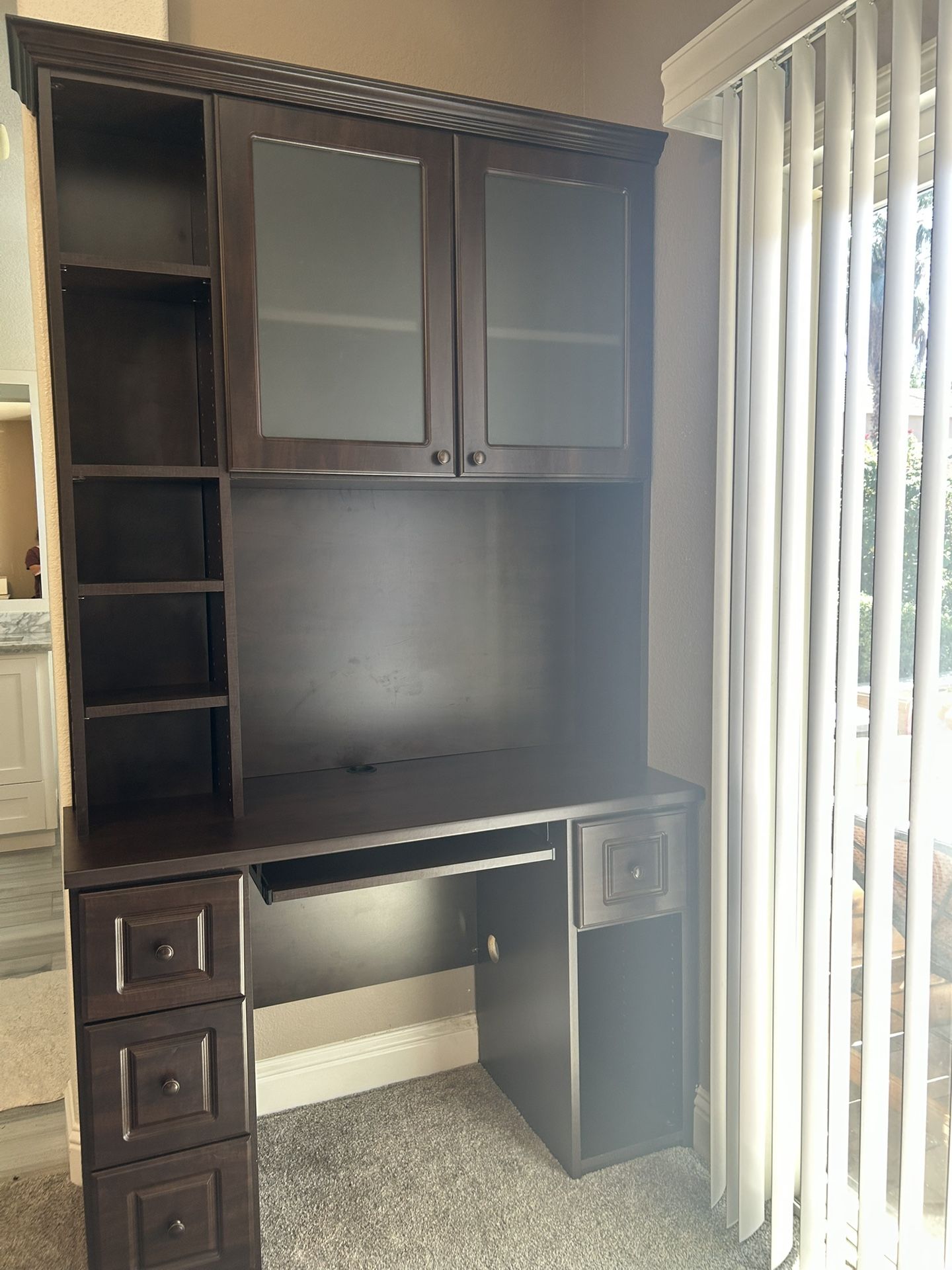 Dark Wood Desk With Hutch