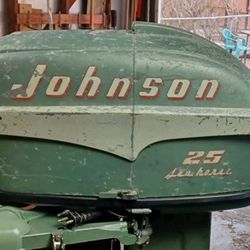 Resto MOD 1955 Johnson 25H.P outboard motor 
