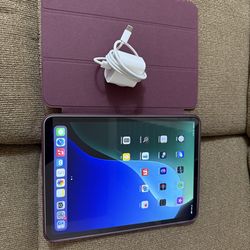 iPad Pro 11”, 3rd Gen, M1 chip, 256gb,Excellent , Case