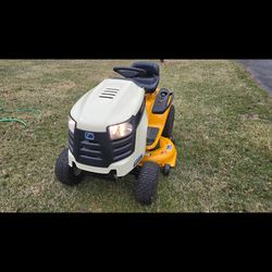 Cub Cadet LTX 1040 Beautiful Condition - Only 42hrs. 