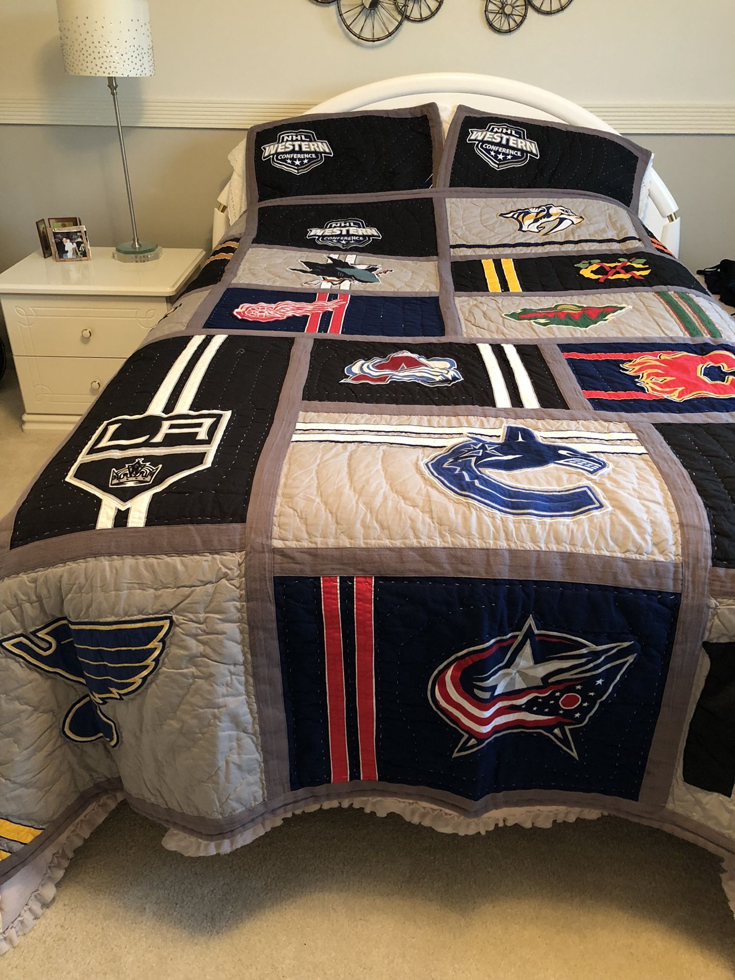 Pottery Barn Quilted Bedding NHL Theme for Sale in Brunswick, OH