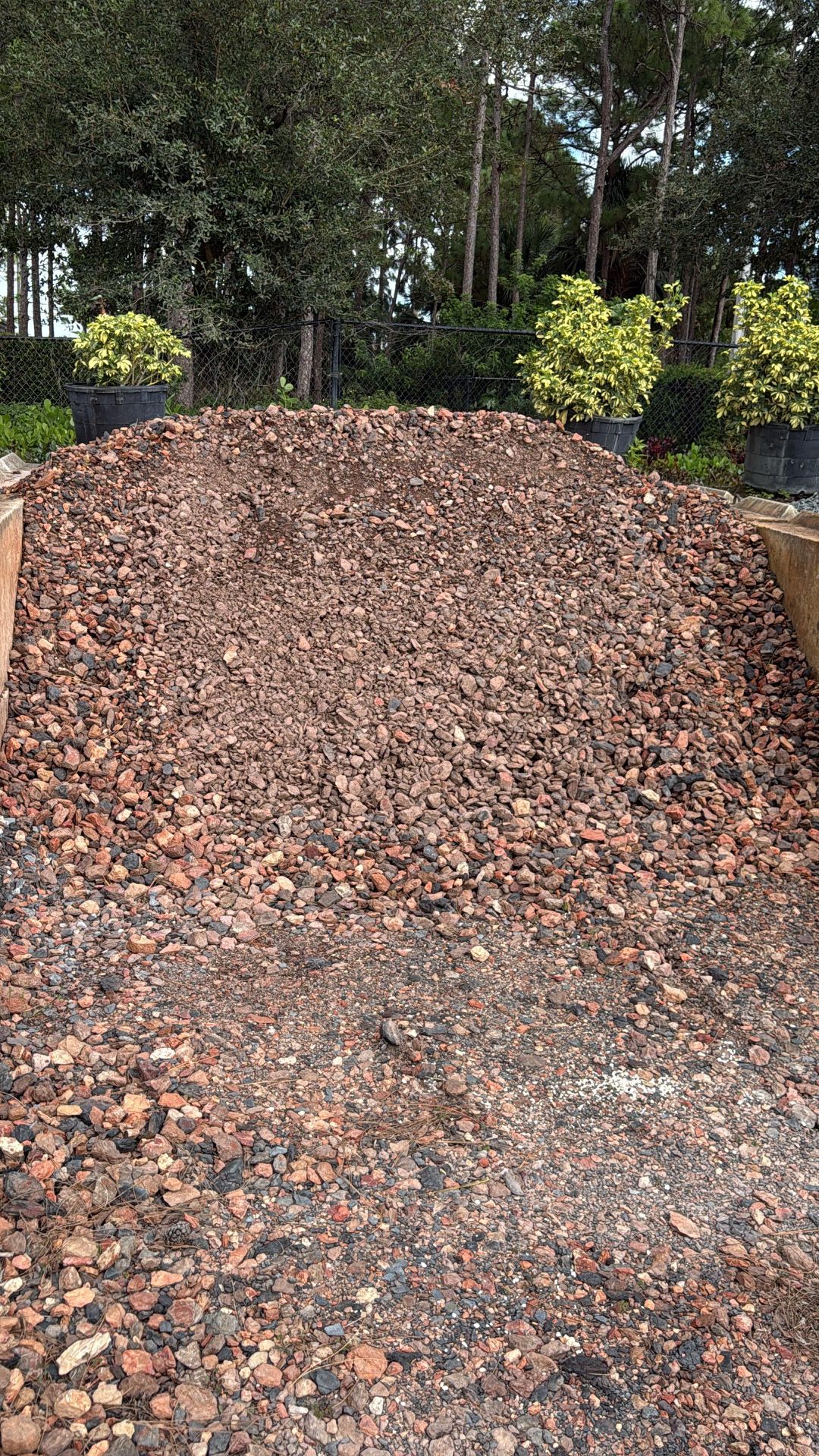 Red Crimson Rock - Yard