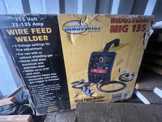 INDUSTRIAL MIG 135 115 Volt 22-135 Amp WIRE FEED WELDER
