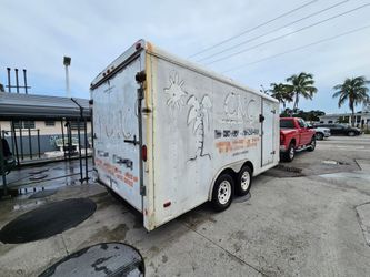 Trailer 8x18 "2010" obviously used, but Pulls amazing no leaks all lights work, clean documentation in hand ✋️ READ Description FIRST, LEA PRIMERO.