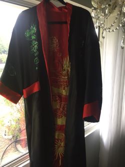 Embroidered silk Reversible kamono robe. Stunning!