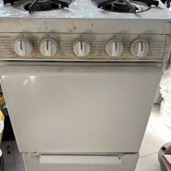 20 Inch Apartment Stove. Everything Works $250