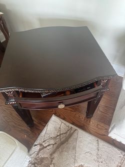 Coffee table with 2 end tables