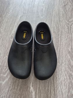 TredSafe Black Slip-On Clogs Size M7/W9