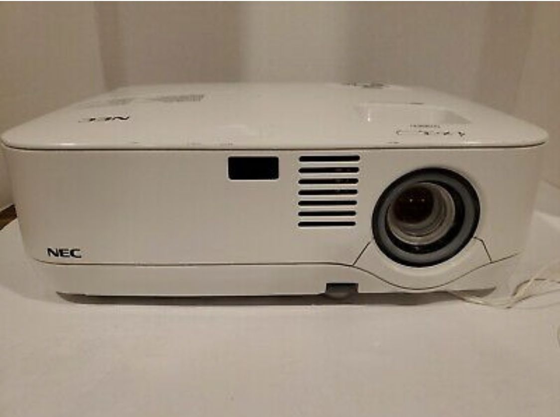 NEC NP400 projector