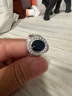 Anillo de plata 925 size 8 precio negociable.
