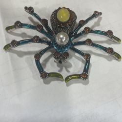 Spider Tarantula Brooch/Spider Enamel Brooch Insect Rhinestone Pin Women Men Brooches Simulated Spiders Scarf Clip Clothes Pins Jewelry