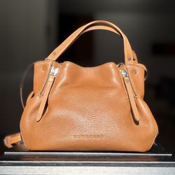 Burberry Maidstone Tote leather
