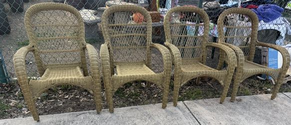Outdoor Wicker Chairs 