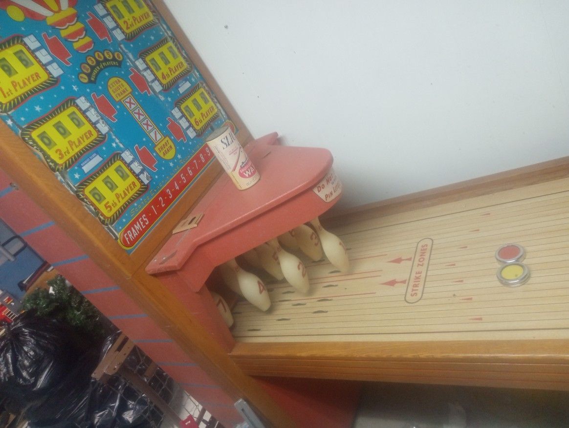 Vintage Bowling Game