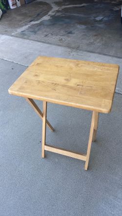 Folding table trays