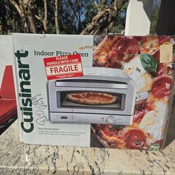 Cuisinart Indoor Pizza Oven with accessories