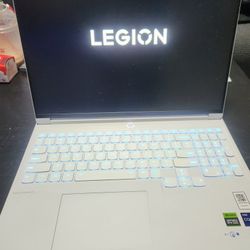 Lenovo Legion 7 16IRX9 Gaming Laptop