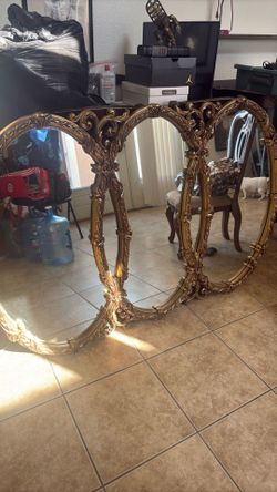Hollywood style mirror