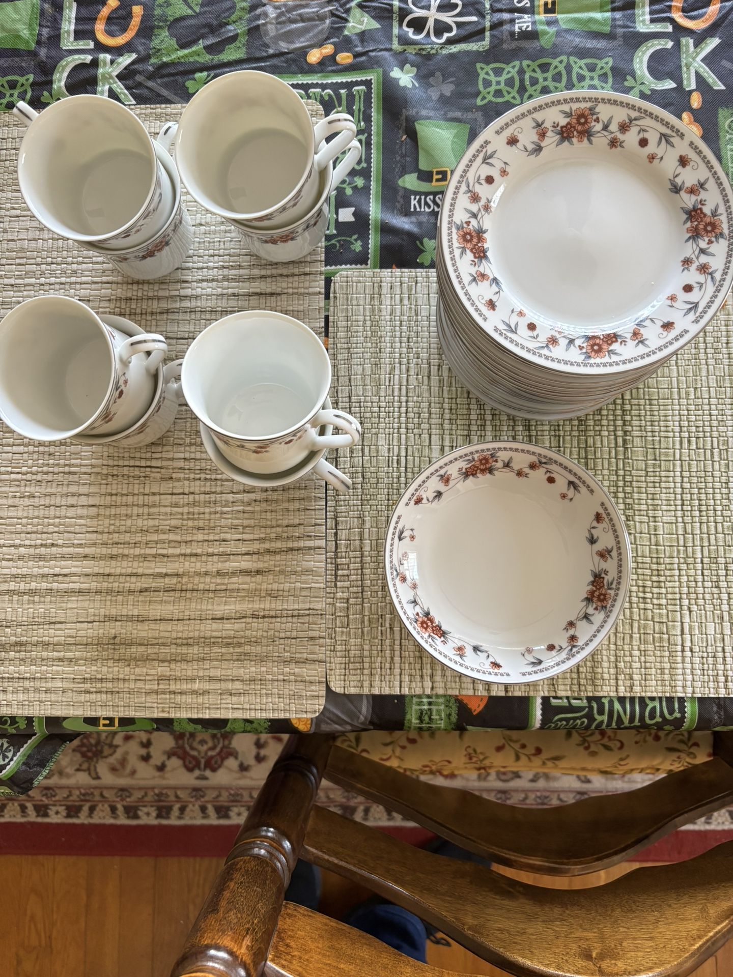 China Tea Set In Excellent Condition